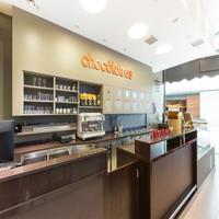 Professional modern popular chocolate shop counter design